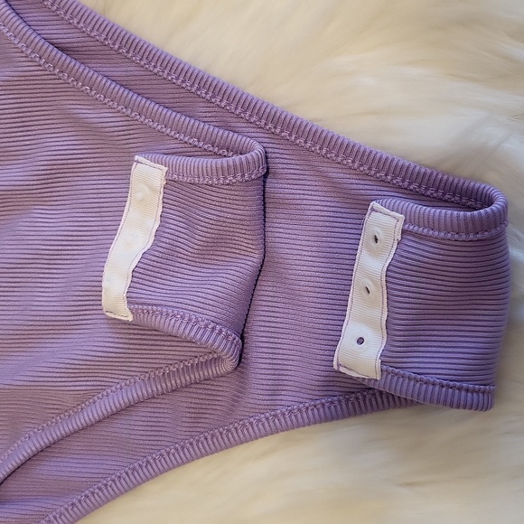 3 body suits - Picture 7 of 16